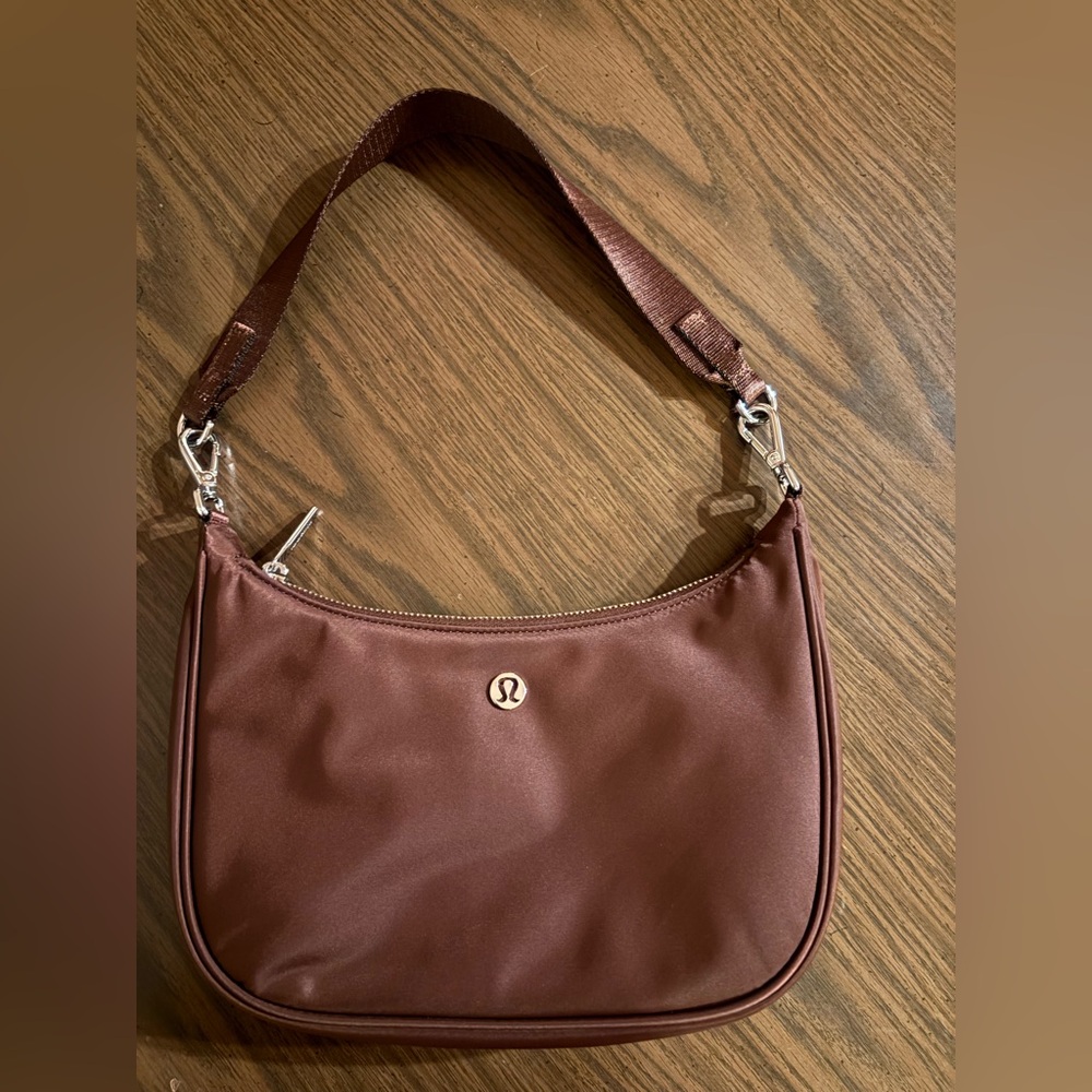 Lululemon City Essentials Bag